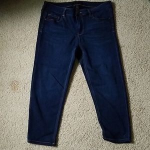 Celebrity Gold Capris Size 12